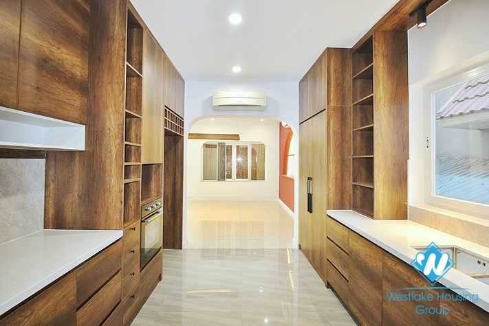 Lake view unfurnished house for rent in Dang Thai Mai, Tay Ho